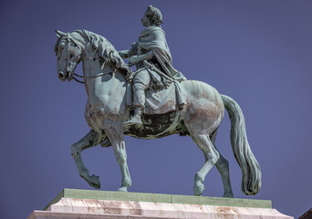 Obraz premium Bronze equestrian statue of King Frederick V of Denmark, Amalienborg Square, Copenhagen, Denmark