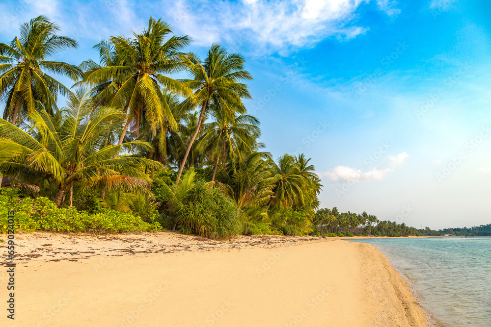 Wall mural Beautiful tropical beach