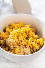 Macaroni and cheese with broccoli