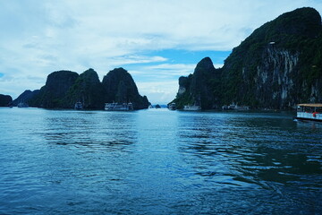 Ha Long Bay in Hanoi, Vietnam - ベトナム ハノイ ハロン湾