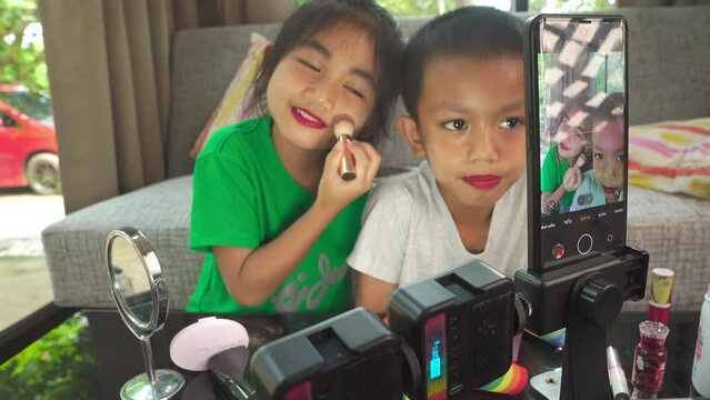 Beauty Vlogging Channel, little girl and boy live steaming vlogging beauty and making up from home