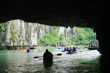 Ha Long Bay in Hanoi, Vietnam - ベトナム ハノイ ハロン湾