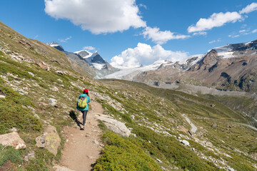 Fototapeta na wymiar Hiking in the Swiss mountains near Zermatt