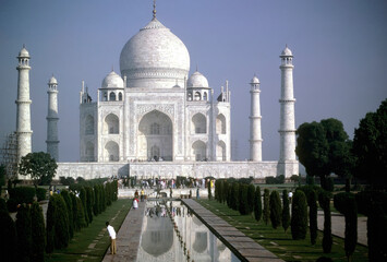 Fototapeta na wymiar Taj Mahal, classic view