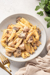 Pasta with chicken and mushroom