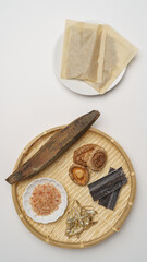 和風の出汁(だし)・だしパックイメージ｜鰹節・削り節・昆布・煮干し・椎茸