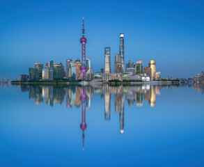 Fototapeta premium View of Shanghai's skyline panoramic cityscape at night