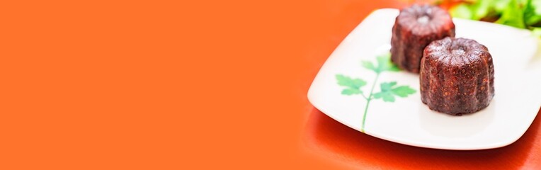 カヌレ・ド・ボルドー は フランス の 洋菓子 で 略称 は カヌレ 【 スイーツ の イメージ 】