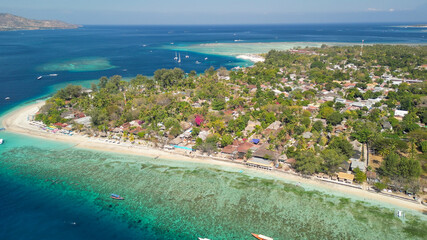 Obraz premium Amazing aerial view of Gili Air coastline on a sunny day, Indonesia