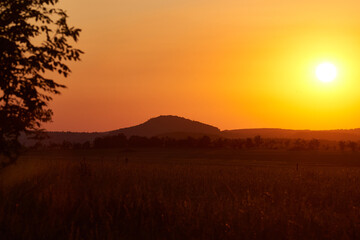 Abendstimmung im Osterzgebirge in Tschechien mit Blick Richtung Geising Berg