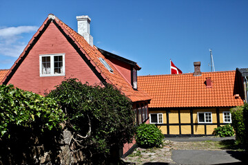 Fototapeta na wymiar Coloured Houses at Gudhjem