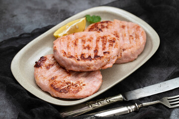 homemade burger grillet without bread