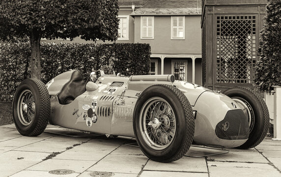 talbot lago t 26 c plus french f1 race car 1948 presented at the classic gala schwetzingen, germany 02.08.2023