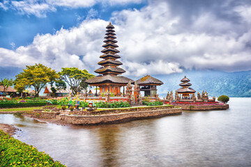 Naklejka premium Ulun Danu Beratan Temple in Bali