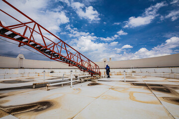 Male inspection tank oil floating roof plate ladder © chitsanupong