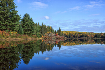 Fall colors in Algonquin Provincial Park 