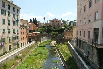 Abwaschbare Fototapete Ligurien Il Ponte romano sul torrente Nervi a Genova, Liguria, Italia.