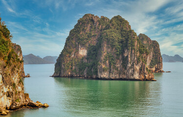 Naklejka premium View of some of the 1,600 limestone island, that looks like something right out of a movie. UNESCO World Heritage Site since 1994 features a wide range of biodiversity.