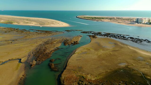 Perfect meandering river and river basin