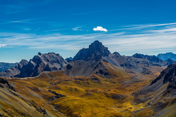 Da Saint Ours alla Tête de Viraysse, per ammirare il forte ai piedi della Meyna