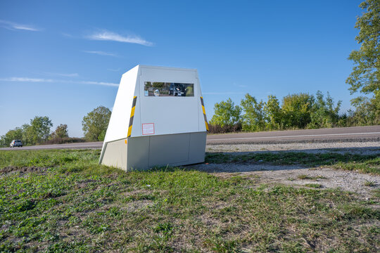 radar mobile en bord de route