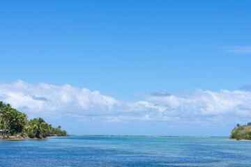Fototapeta na wymiar Beach on mainland side of Yanuca Island