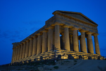 Obraz premium Temple in the Valley of the Temples, Sicily, Italy