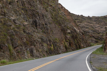 Ruta entre las montañas