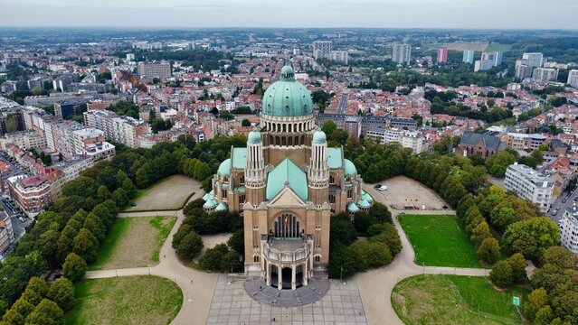 drone photo Basilique Nationale du Sacré-Cœur Koekelberg, Nationale Basiliek van het Heilig Hart Koekelberg bruxelles belgique europe	