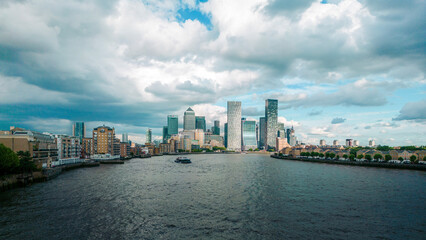 Obraz premium financial district skyline at sunset in London