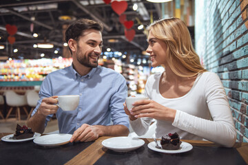 Couple drinking coffee