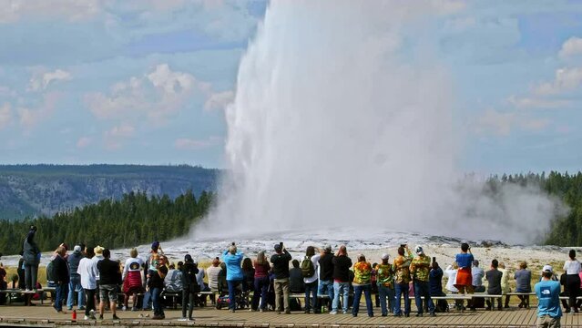 Old Faithful Geyser In Yellowstone National Park - Slow Motion