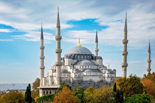 The Blue Mosque or Sultan Ahmet Mosque in the bosphorus, Istanbul by beautiful autumn day.