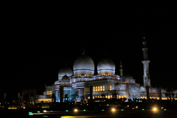 Fototapeta na wymiar The majestic Sheikh Zayed Grand Mosque,, Abu Dhabi, UAE