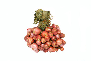 Shallots are herbaceous plants with underground bulbs that have a pungent odor and a spicy taste. It is a Thai herbal plant. It has many medicinal properties. Can be used to prepare many dishes.