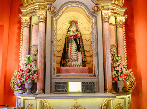 Capela de Santa Rosa de Lima localizada em Lima, Peru. Imagem da santa. 
