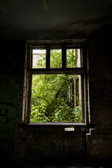 Fototapeta na wymiar window in the old house