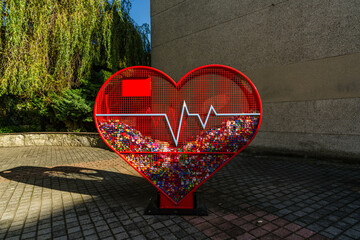 Heart, street, container for caps, pojemnik na nakrętki