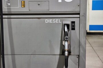 Fuel station nozzle for diesel fuel