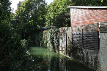 La rivière la Marne, ville de Créteil, département du Val de Marne, France