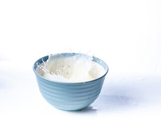 milk splash in a bowl