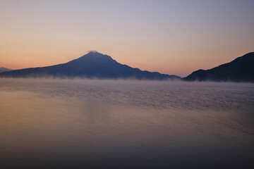 蒸気霧に包まれる錦江湾