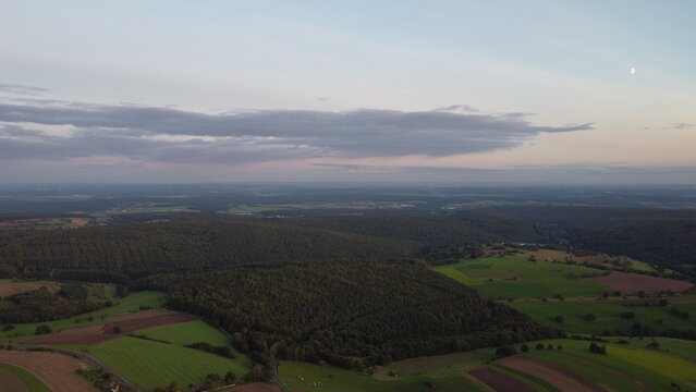 Sonnenuntergang in den schwarzen Bergen der bayrischen Rh&ouml;n (Geroda) 