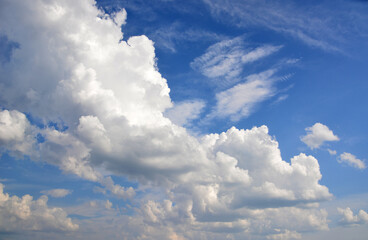 white cumulus clouds on the blue sky wallpaper 