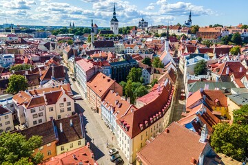 Fototapeta na wymiar Stunning landscape of the picturesque old city of Tallinn, Estonia
