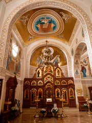 Fototapeta na wymiar Interior de un templo ortodoxo