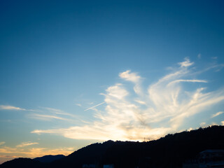 夕日に照らされる雲