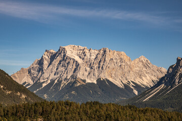 Fototapeta na wymiar Blick zur Zugspitze