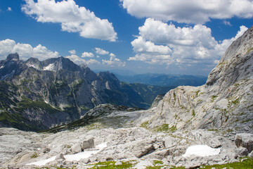 Fototapeta na wymiar Landscape in the Austrian Alps of the Dachstein region (Styria in Austria) - view from Dachstein