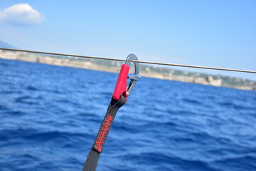 Moschettone, safety line barca a vela